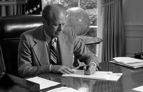 How Many US Presidents Were Left Handed? 1 President Ford signs his Crime Message to Congress - NARA