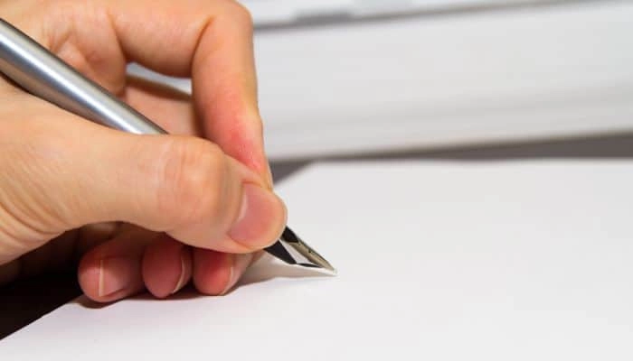 How to Write with a Fountain Pen Left Handed 1 Write with a Fountain Pen Left Handed