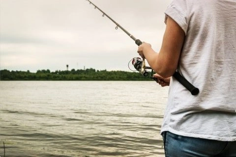How to Hold a Spinning Reel Left-handed