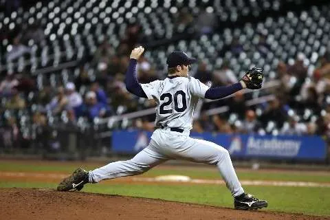 Why Are Left Handed Pitchers Valuable in Baseball? 1 Best Left Handed Pitchers