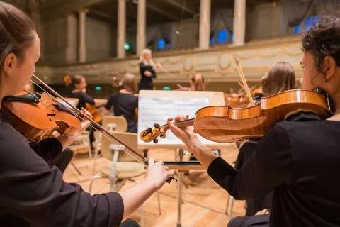 Can You Play Violin Left Handed? 3 Disadvantages of Playing Violin Left Handed