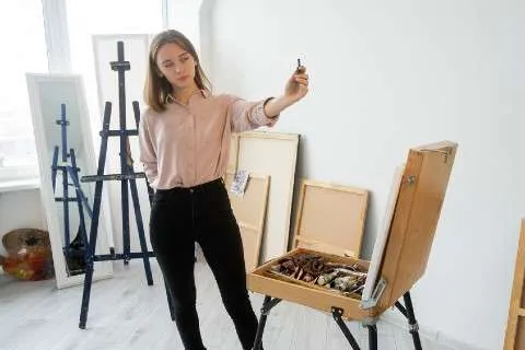 Left-Handed Career Choices and Statistics 5 Left Handed Artist
